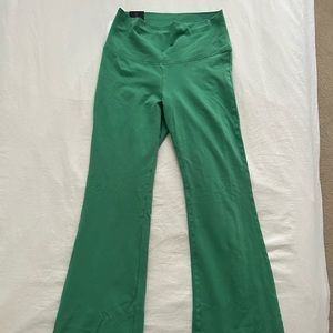 ARITZIA chill flare hi-rise